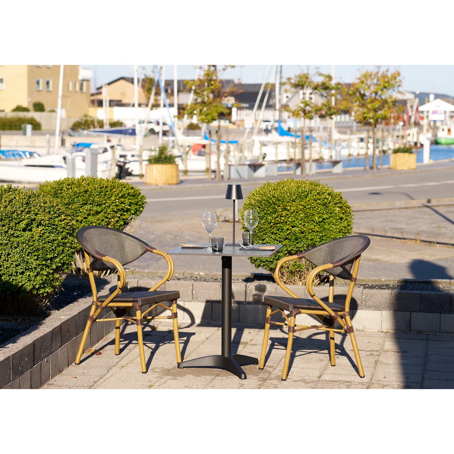 Galds Bistro Alta 60/60/73 cm pelēks/melns