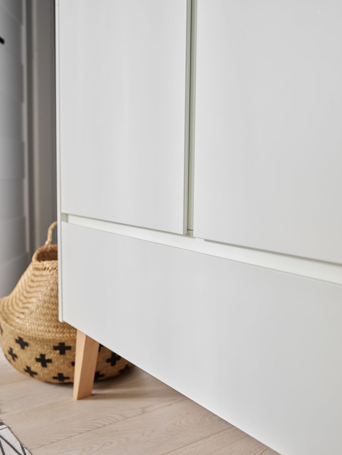 2 durvju skapis AIVA 52/100/199 cm balts - N1 Home