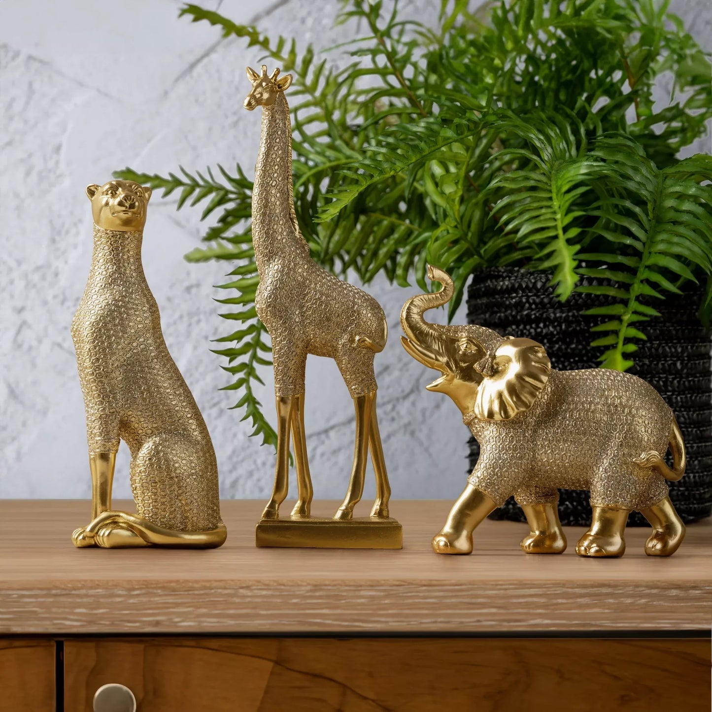 Dekoratīva figūriņa Panterija ar smalku strukturālu rakstu, 11/8/26 cm zelts - N1 Home
