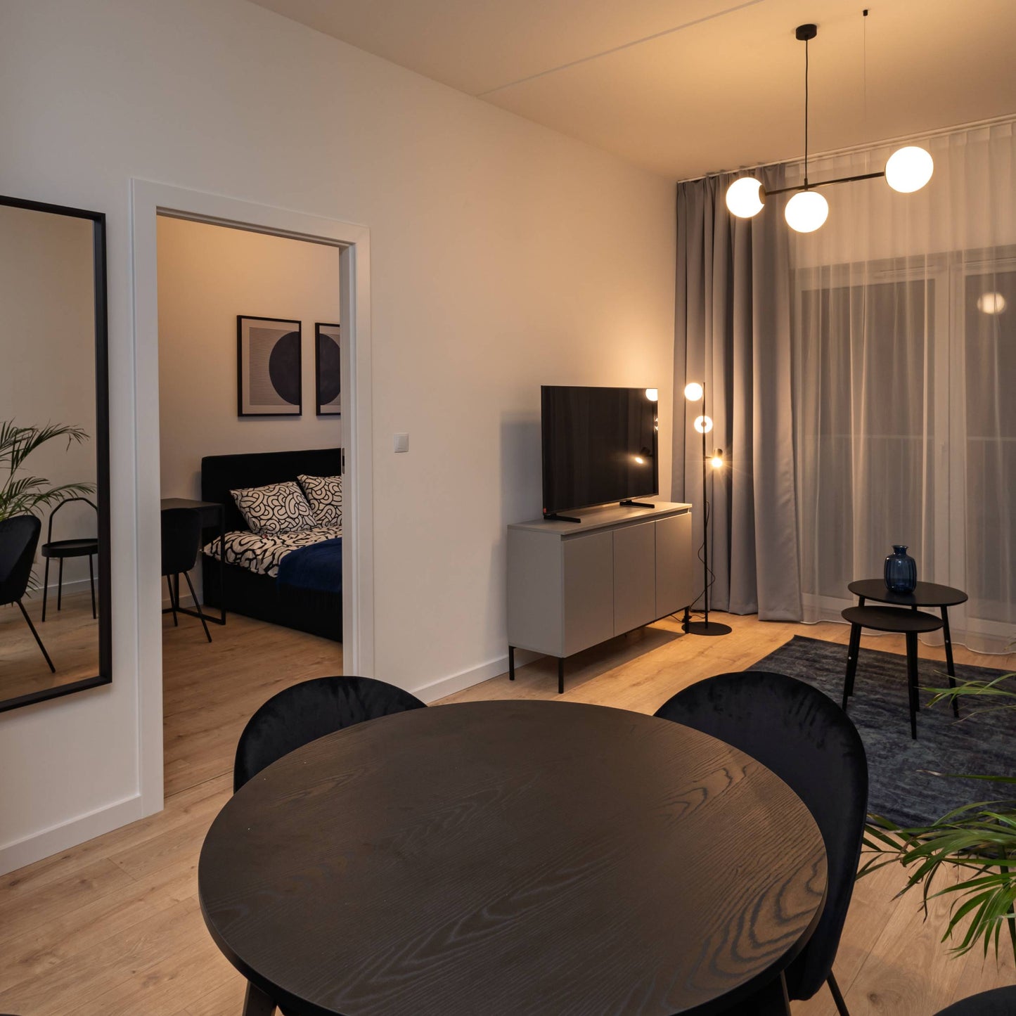 Stāvlampa 3 VO 300 × 300 × 1520 mm melns/balts - N1 Home