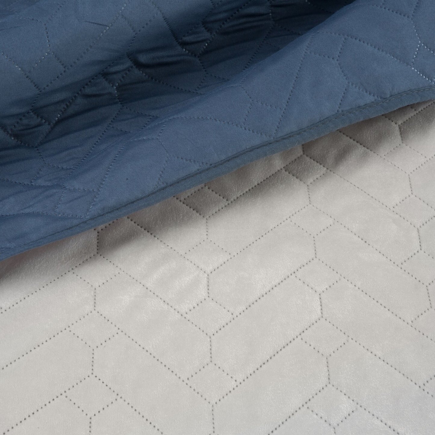 879c2f635bf106be7cd43fa8c988b08f