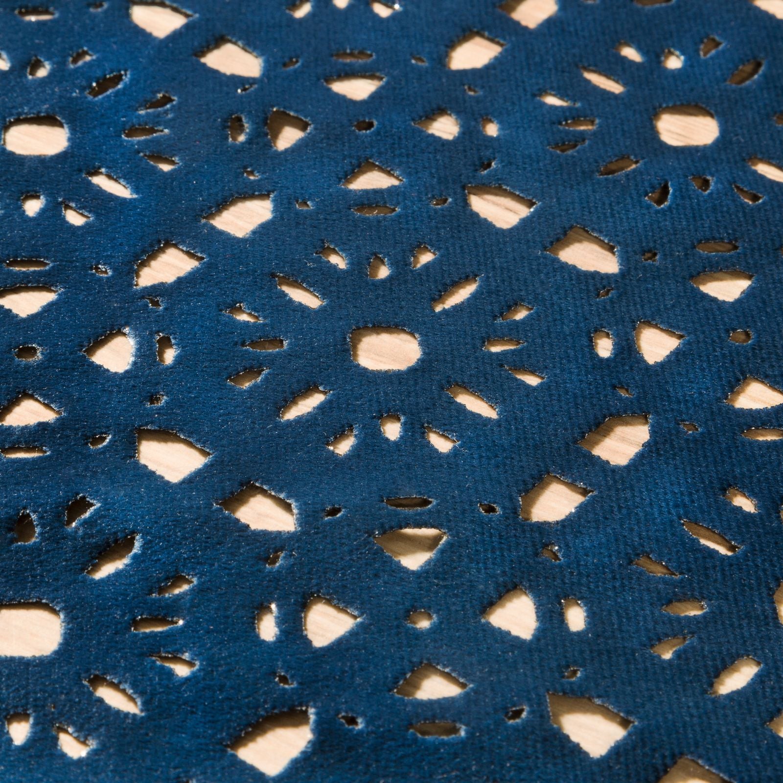 8445cc345647a6d122f0401c37641b2c