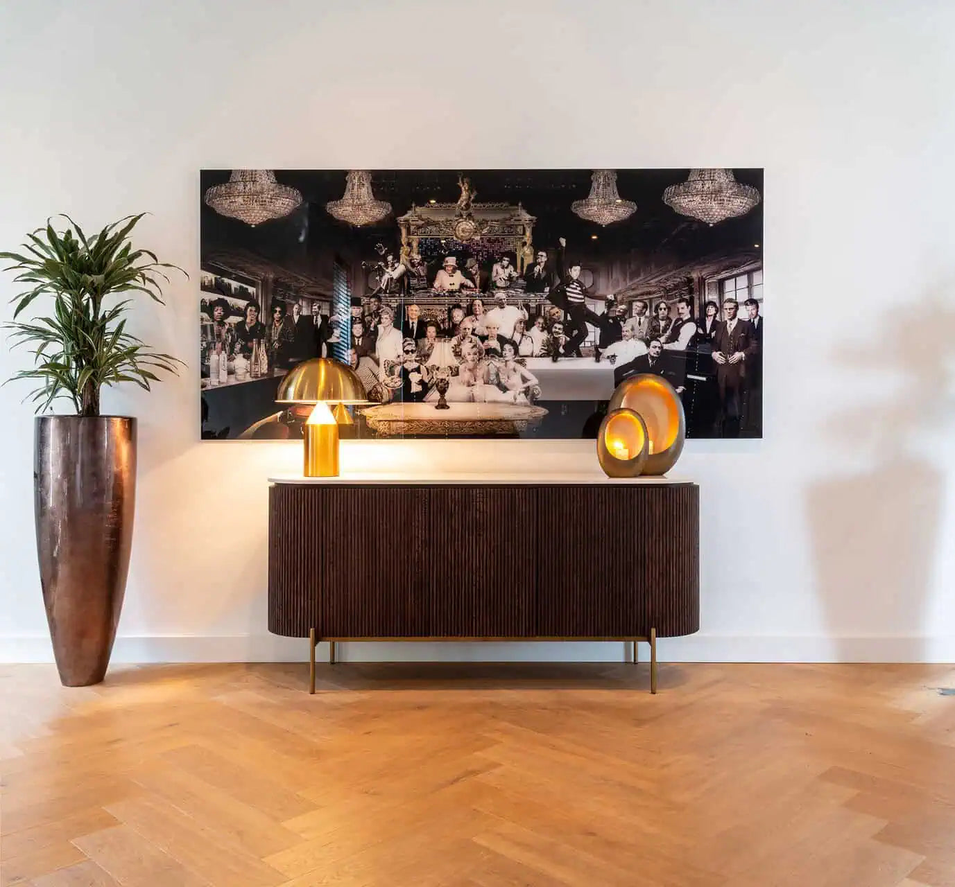 Kumode Barkley 3-durvju Richmond Interiors 85/180/46 cm Brushed Gold - N1 Home