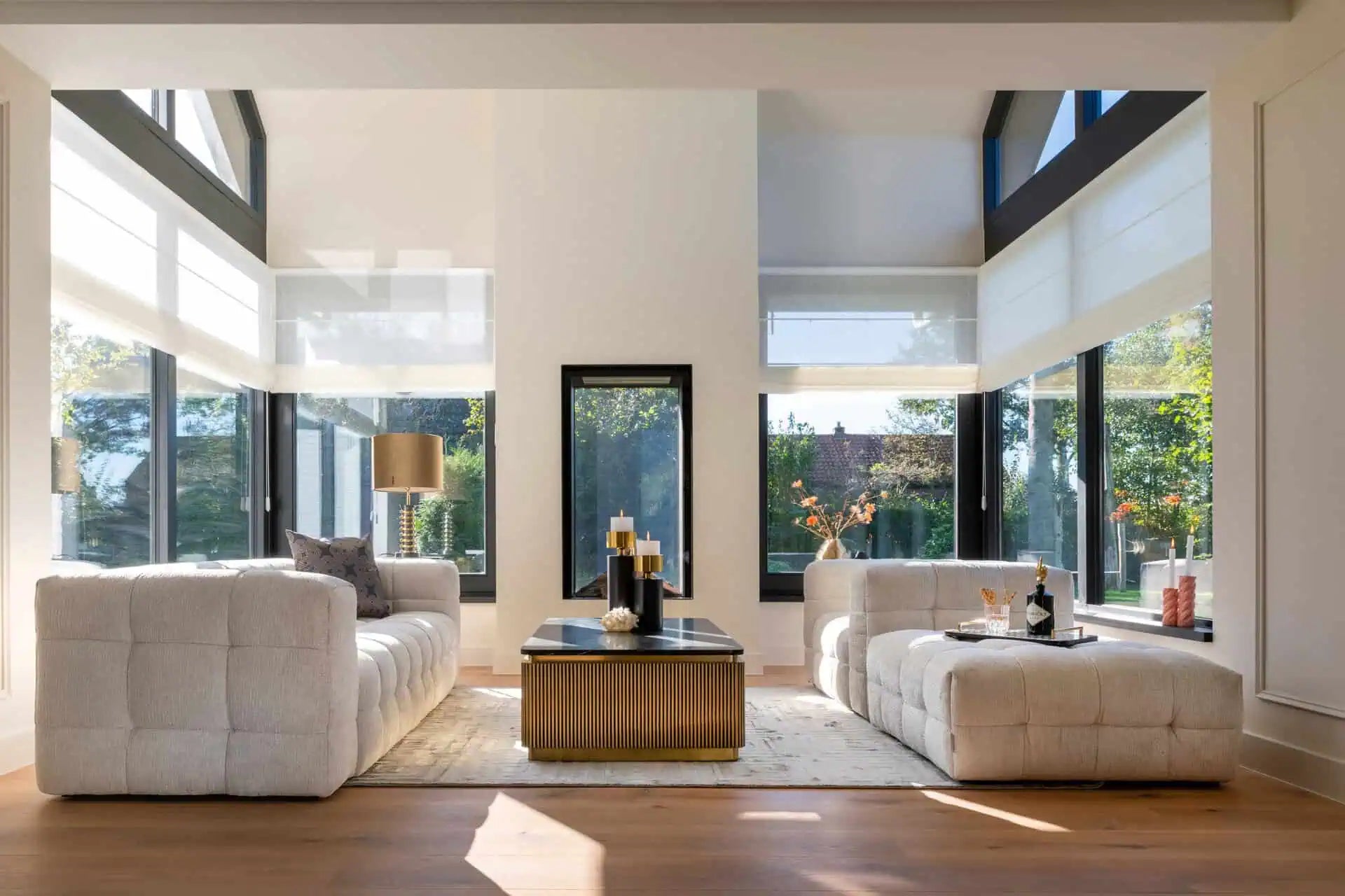 Kafijas galds Ironville gold Richmond Interiors 40/140/80 cm zelts/melns marmors - N1 Home