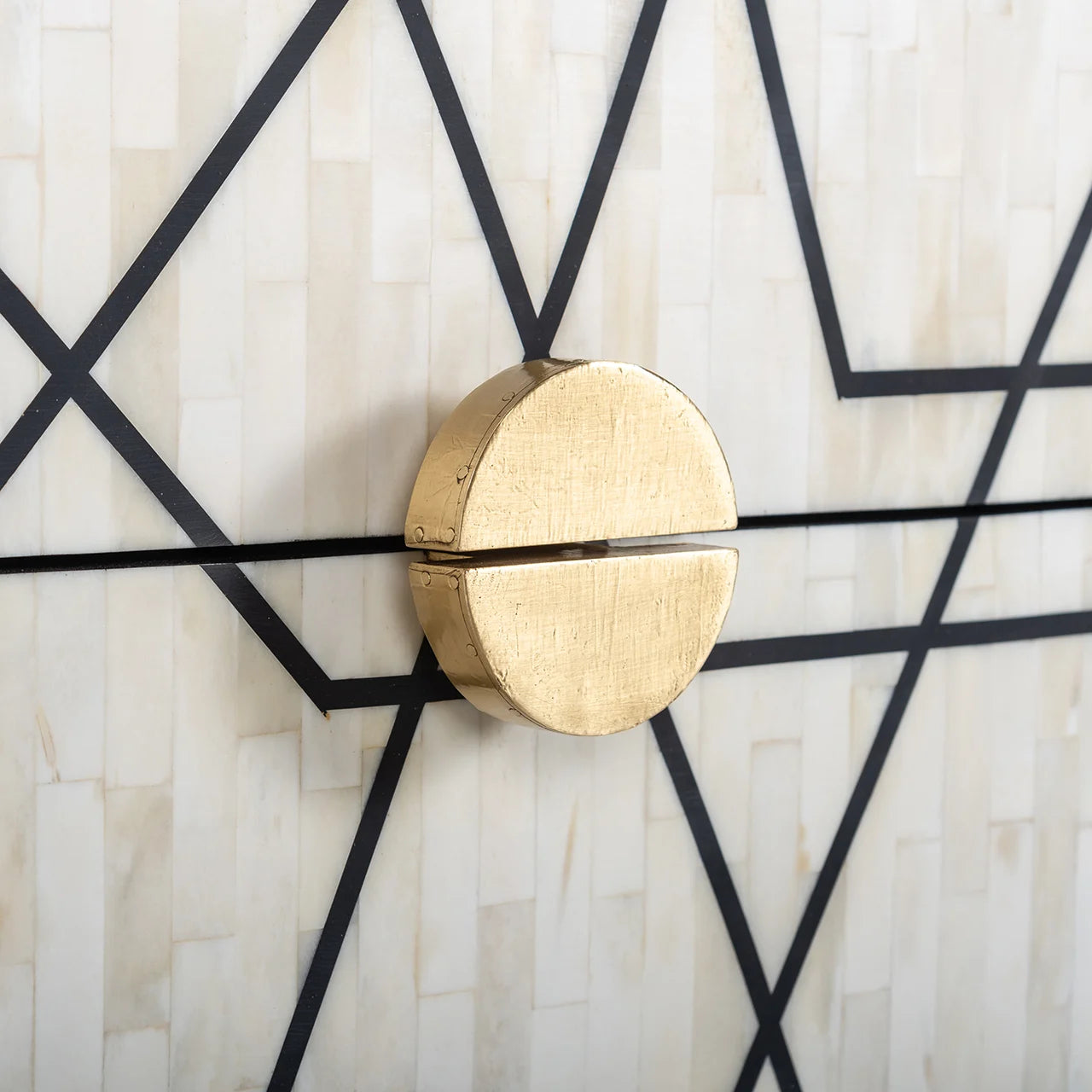 Naktsskapītis Novas ar 2 atvilktnēm Richmond Interiors 60/50/35 cm melns/balts - N1 Home