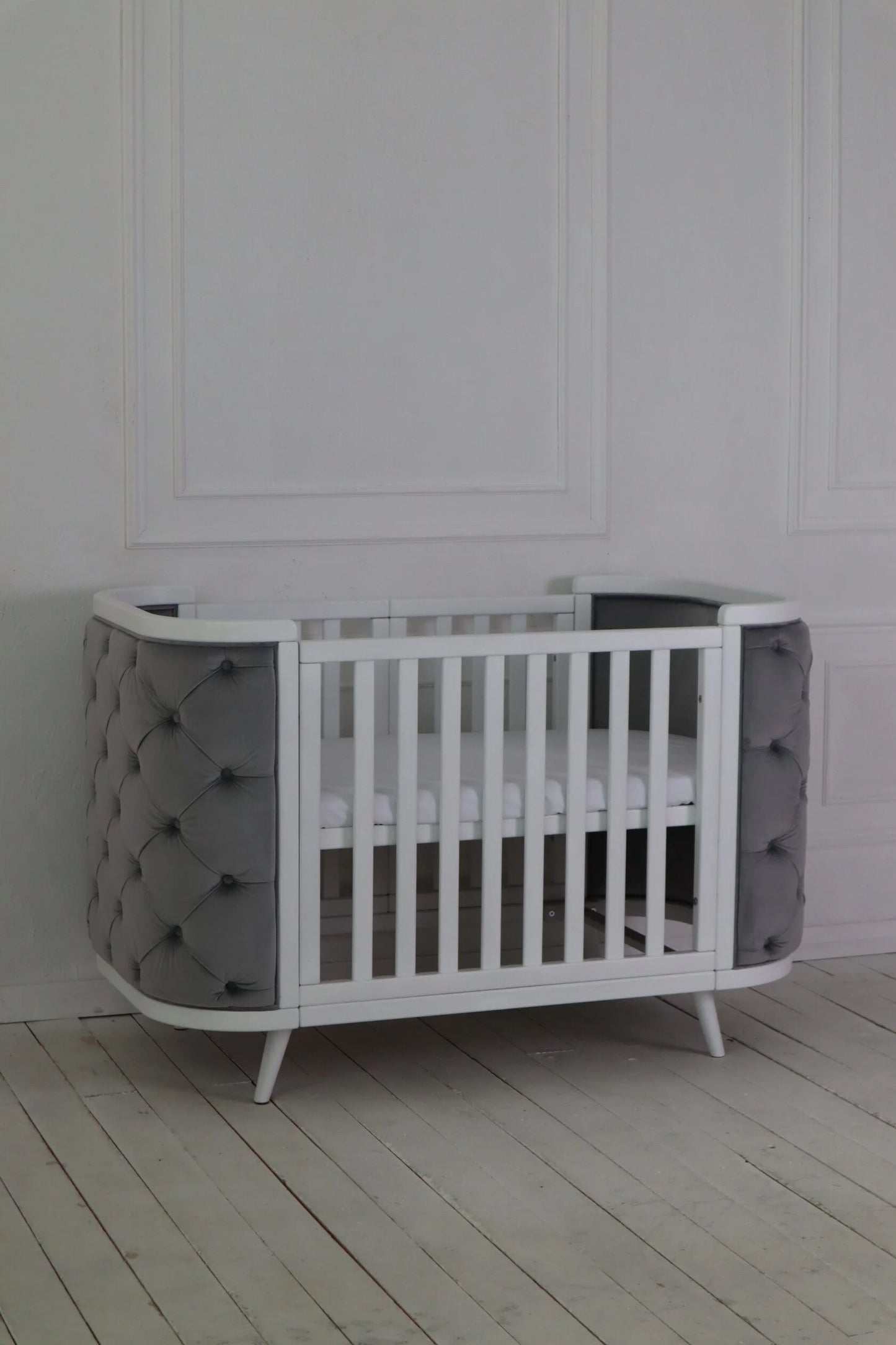 Gultiņa-transformers Boho ar kustīgu sienu 70/90-134 cm balts/pelēks velūrs - N1 Home