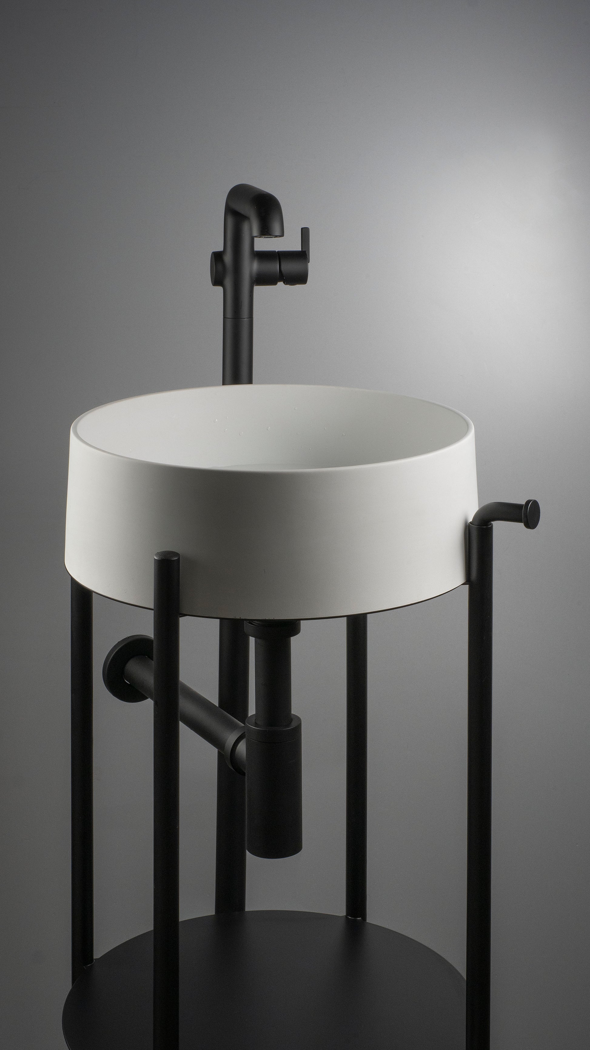 Izlietnes maisītājs, brīvi stāvošs Silia 1090 mm titanium - N1 Home