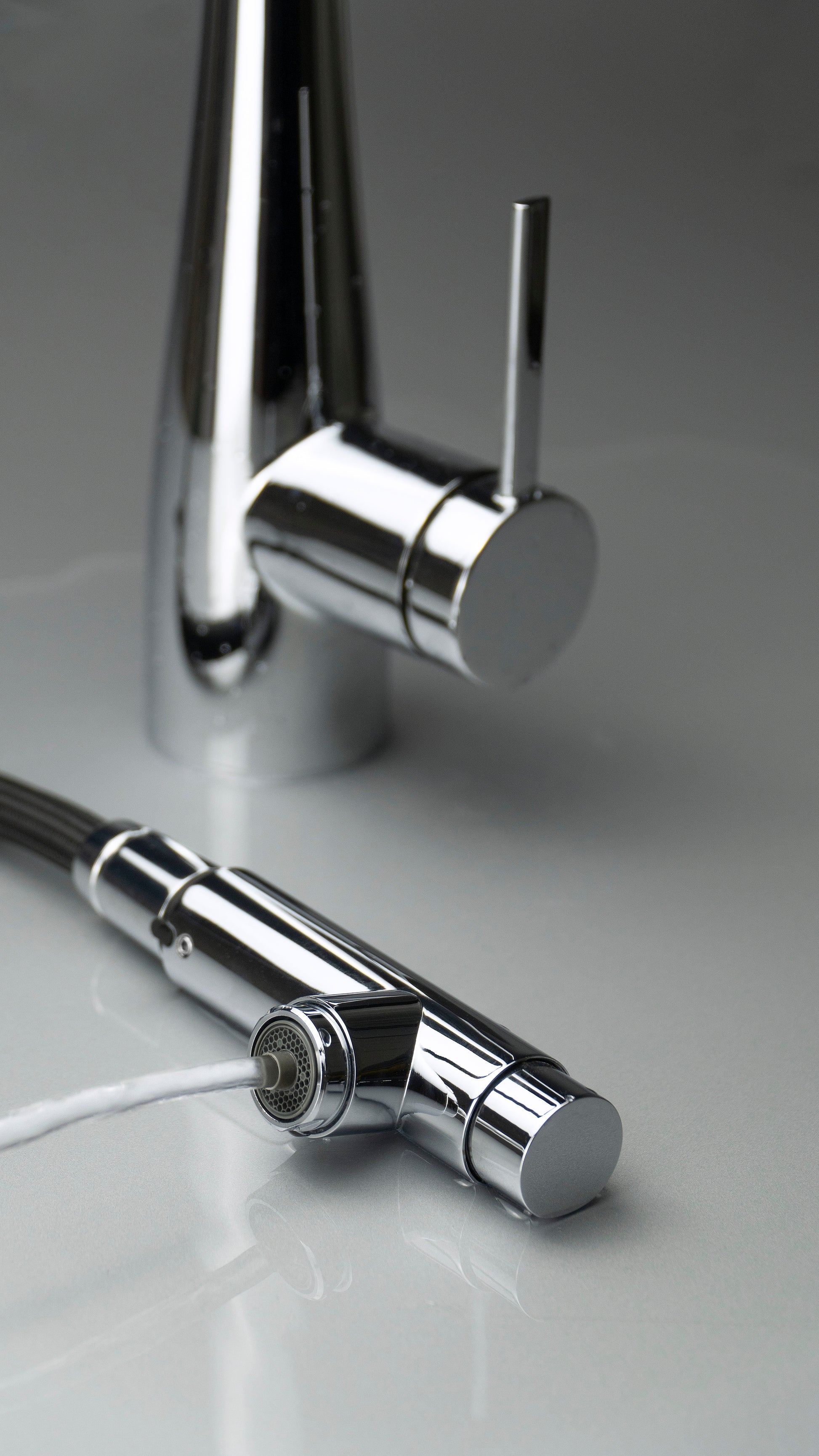 Virtuves jaucējkrāns ar ūdens filtra pieslēgumu un izvelkamu snīpi Eridan 33 cm hroms - N1 Home