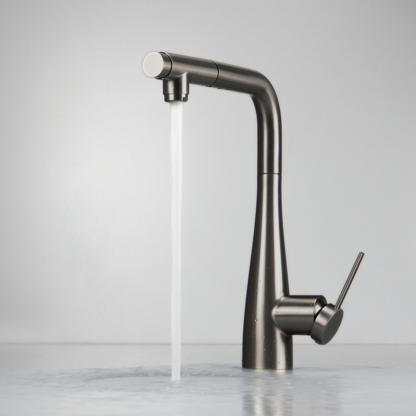 Virtuves jaucējkrāns ar ūdens filtra pieslēgumu un izvelkamu snīpi Eridan 33 cm nero - N1 Home