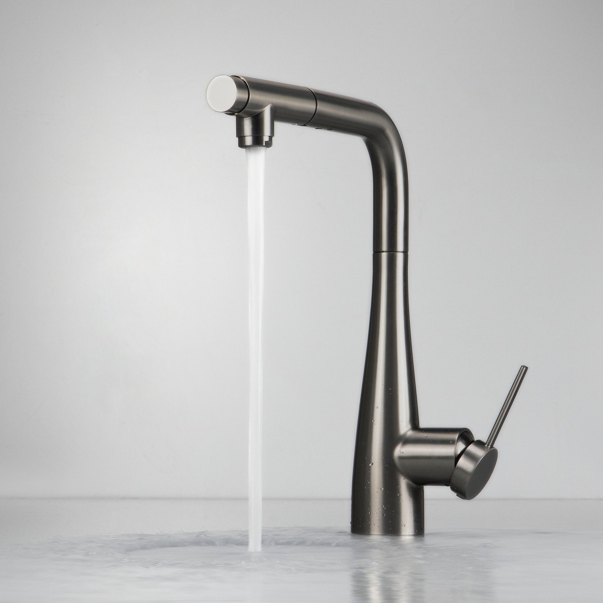 Virtuves jaucējkrāns ar ūdens filtra pieslēgumu un izvelkamu snīpi Eridan 33 cm matēta bronza - N1 Home