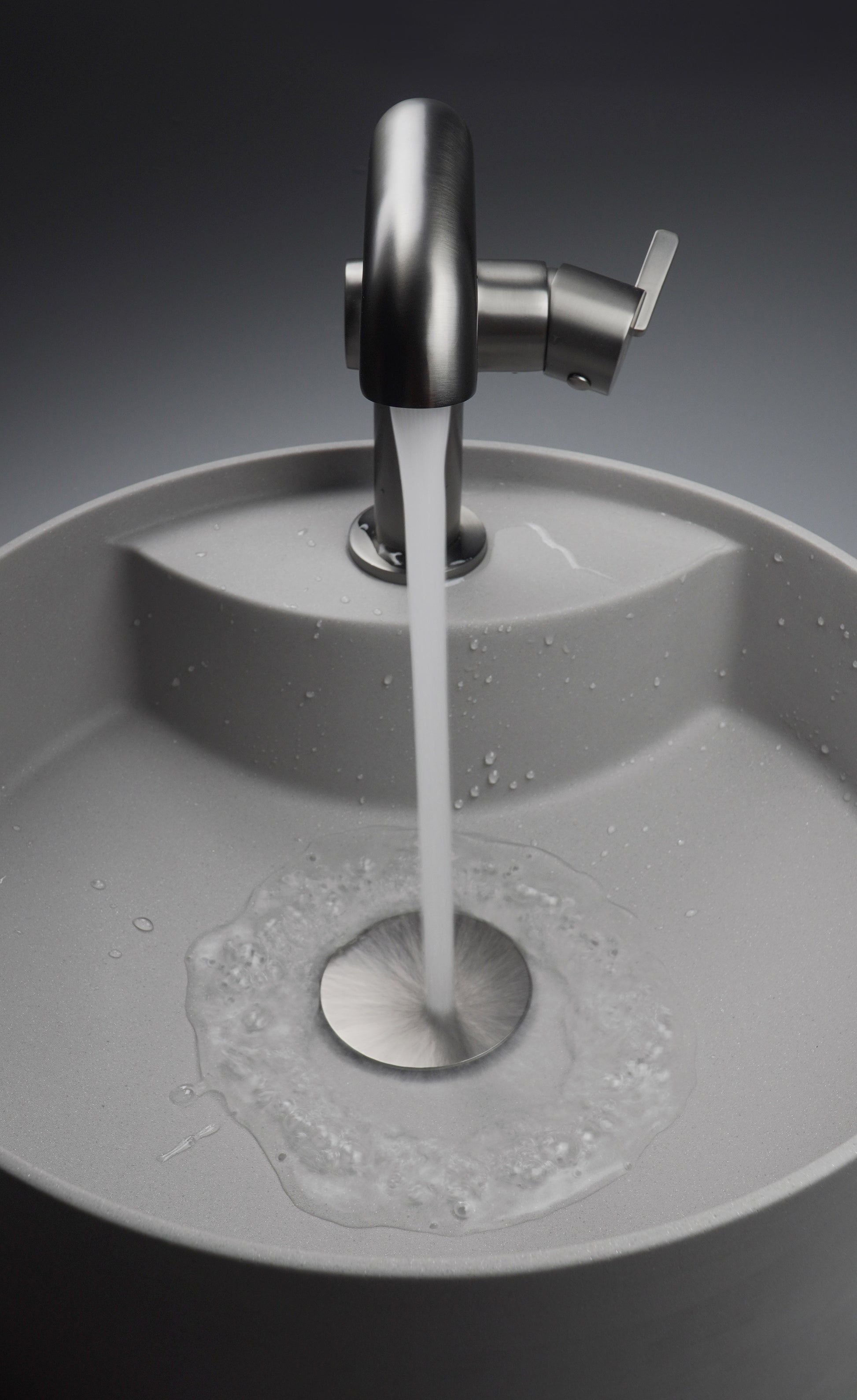 Izlietnes maisītājs ar taisnstūra snīpi Silia 170 mm matēta bronza - N1 Home