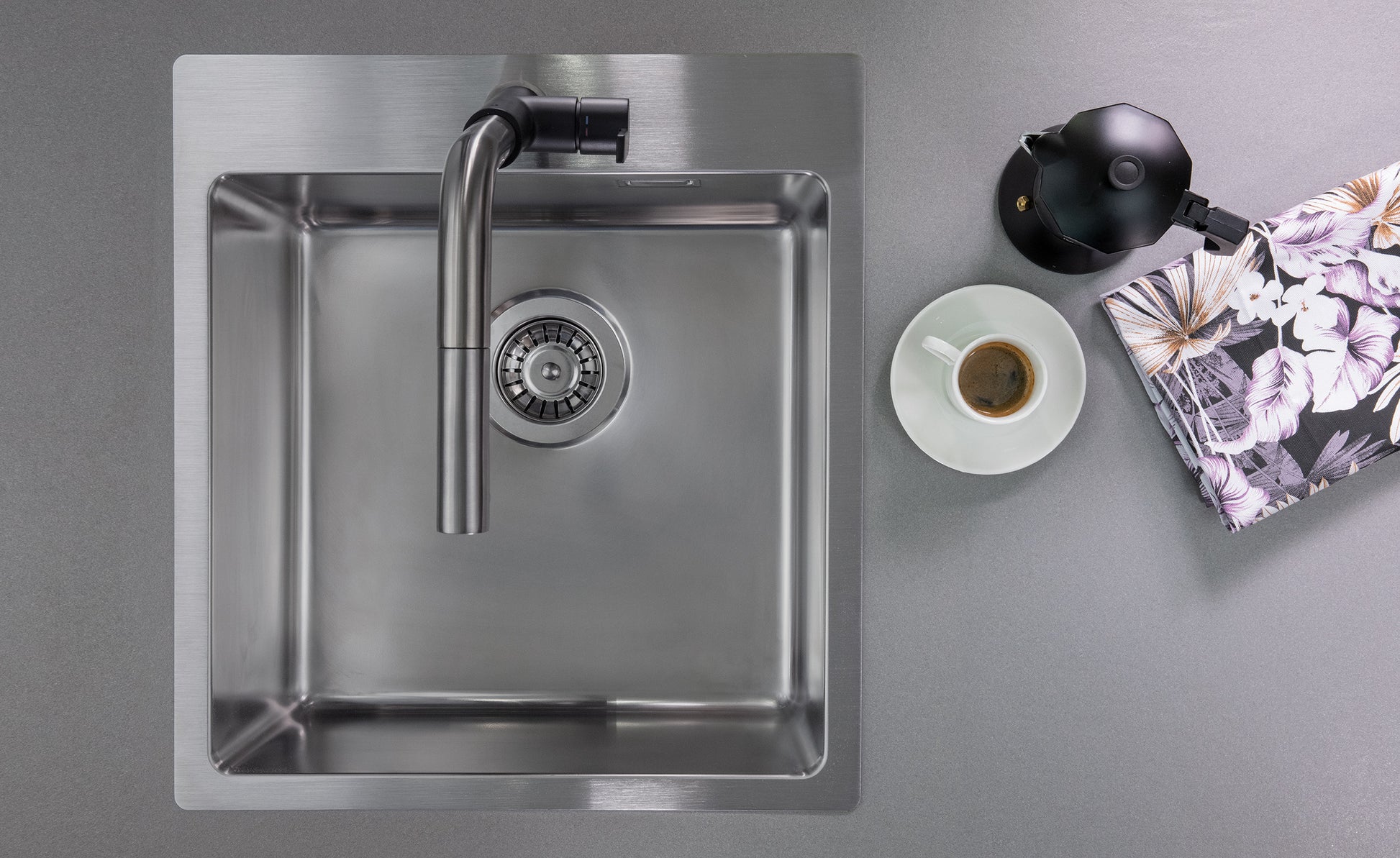 Virtuves jaucējkrāns ar izvelkamu snīpi Silia 253 mm matēts zelts - N1 Home