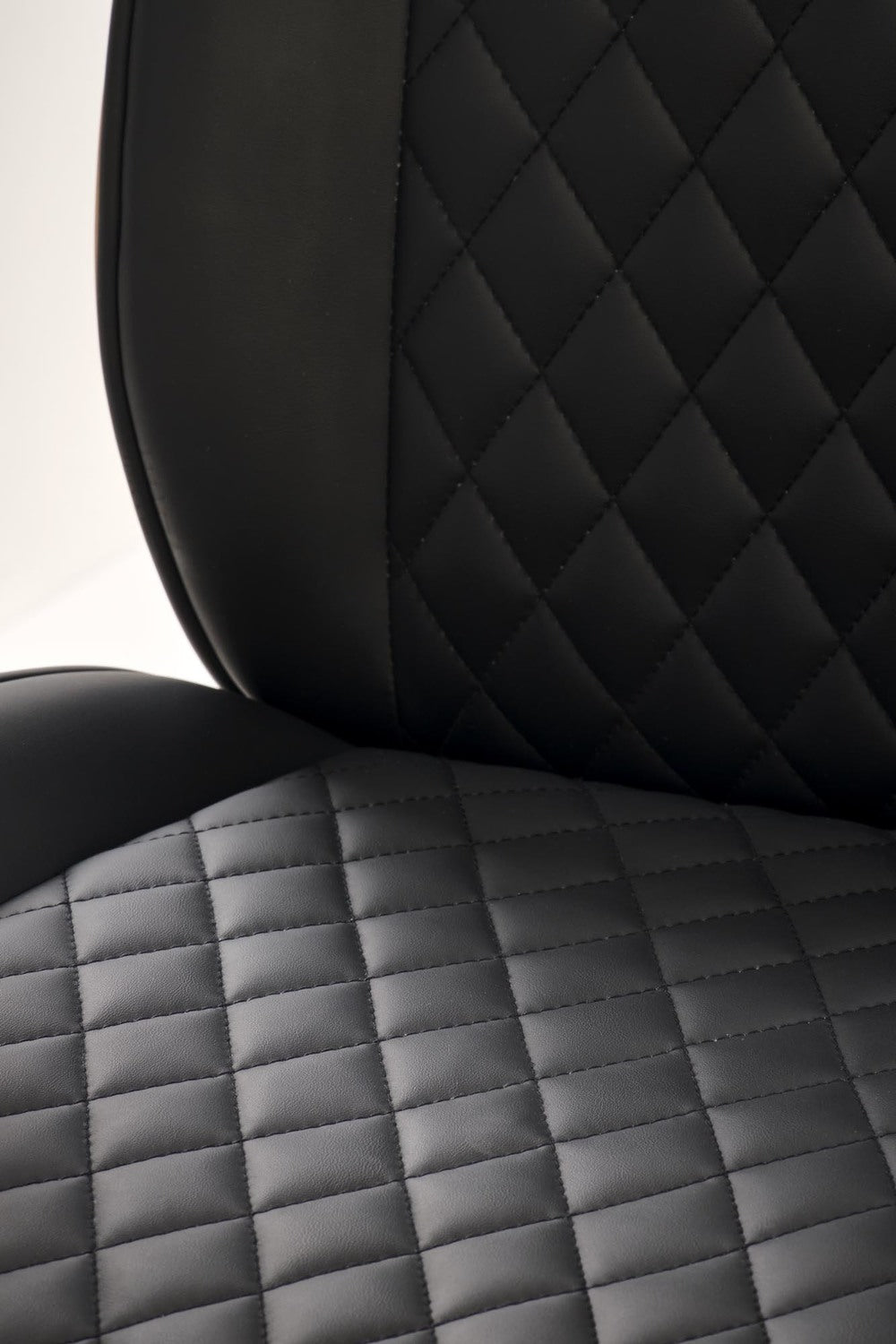 Krēsls Timba 72/68/114-122/46-54 cm valrieksts/melns - N1 Home