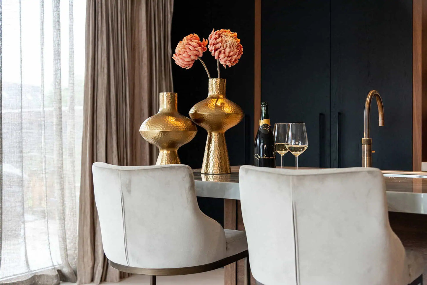 Vāze Richmond Interiors Caitlyn small 35/26/26 cm zelts - N1 Home