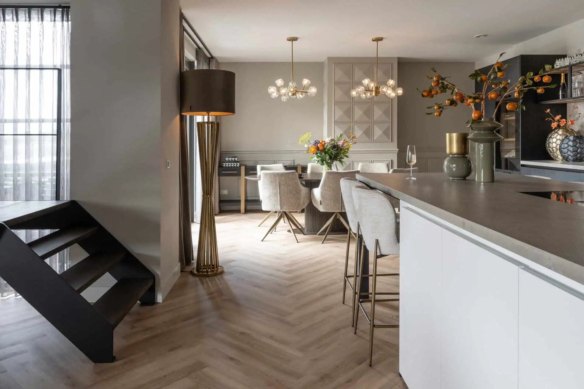 Galds Luxor brown oval Richmond Interiors 75/235/110 cm tumši brūns - N1 Home