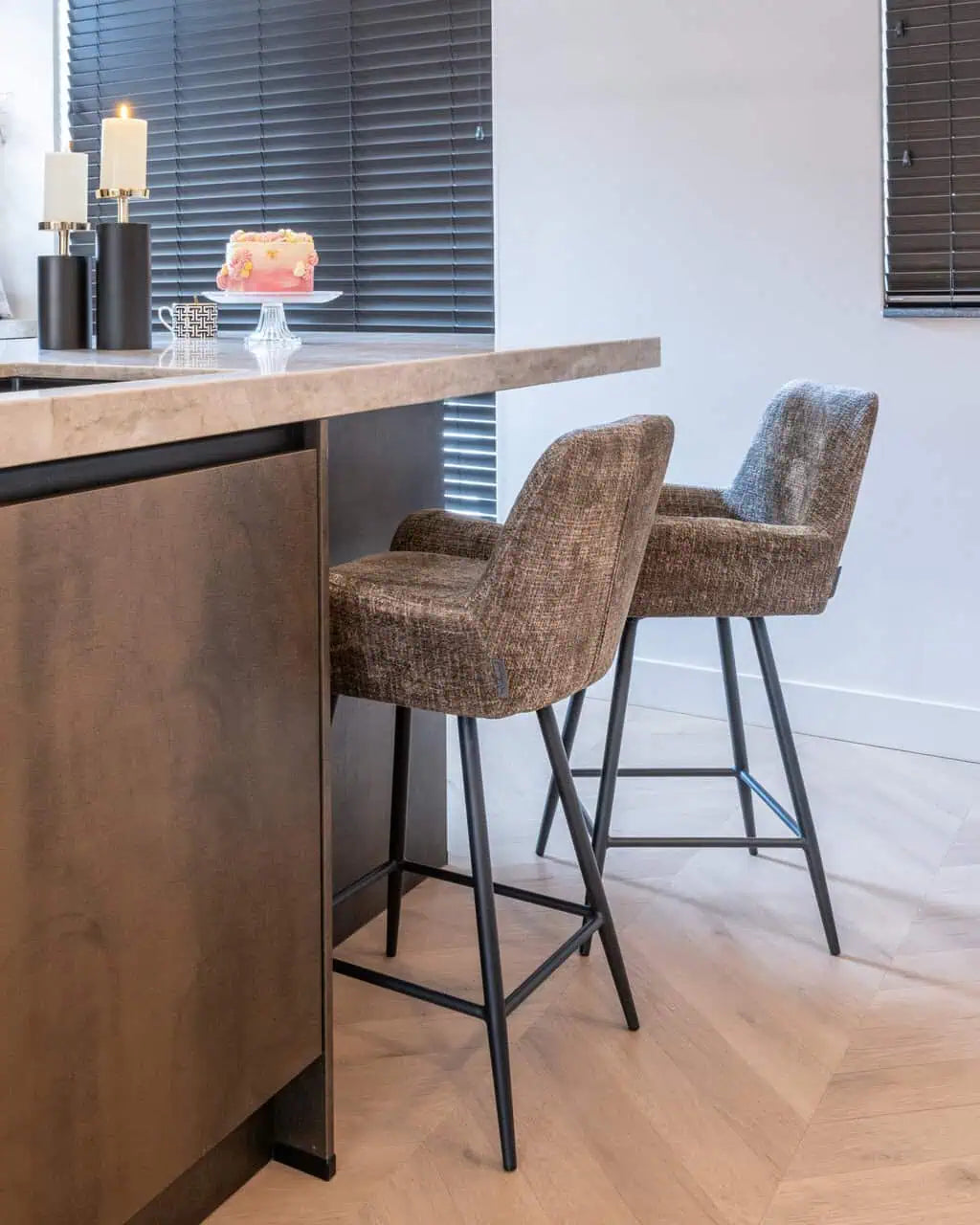 Bāra krēsls Linsey (Set of 2) Richmond Interiors 91/54/53 cm niagara stone - N1 Home