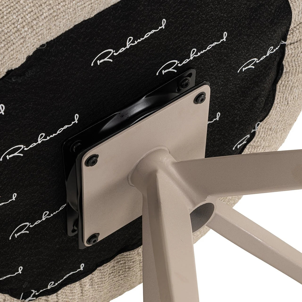 Grozāmais krēsls Olivia Richmond Interiors 79/62/62 cm Biscotti - N1 Home