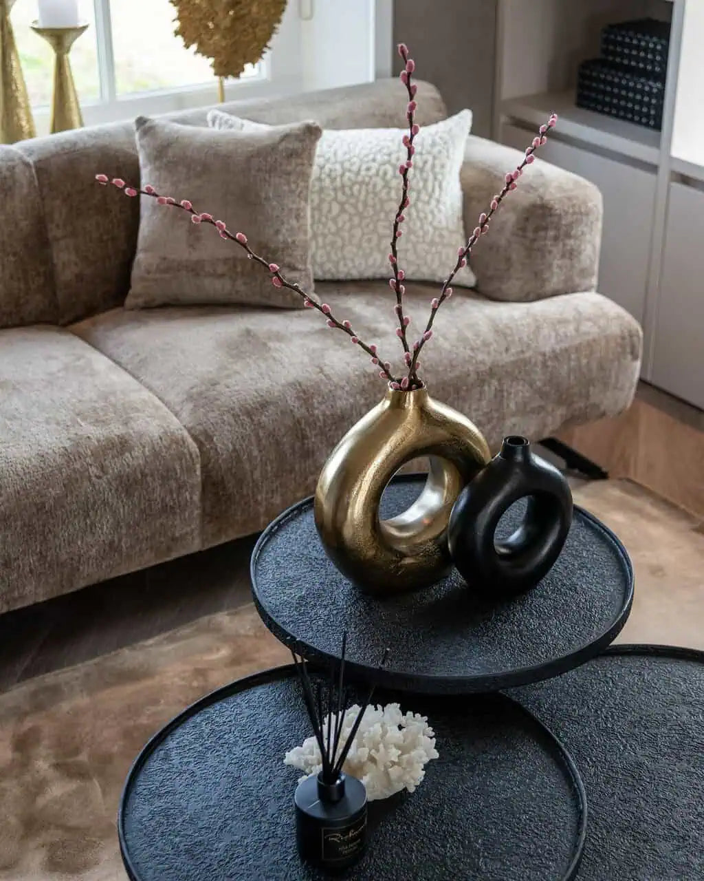 Vāze Richmond Interiors Felice 22/19/7 cm melns - N1 Home