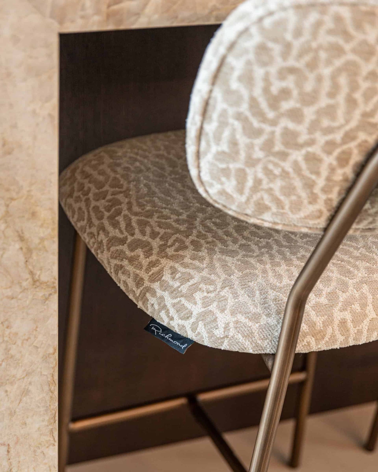 Bāra krēsls Xenia (Set of 2) Richmond Interiors 95/45/53 cm bēss leopard fire retardant