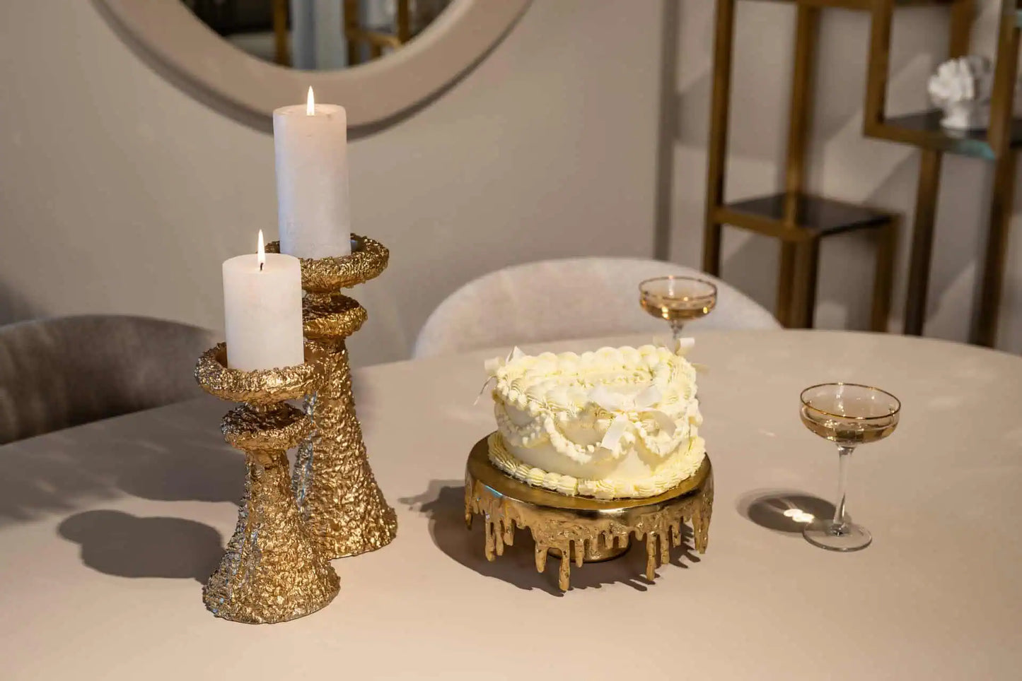 Svečturis July gold small Richmond Interiors 24,5/13/13 cm zelts - N1 Home