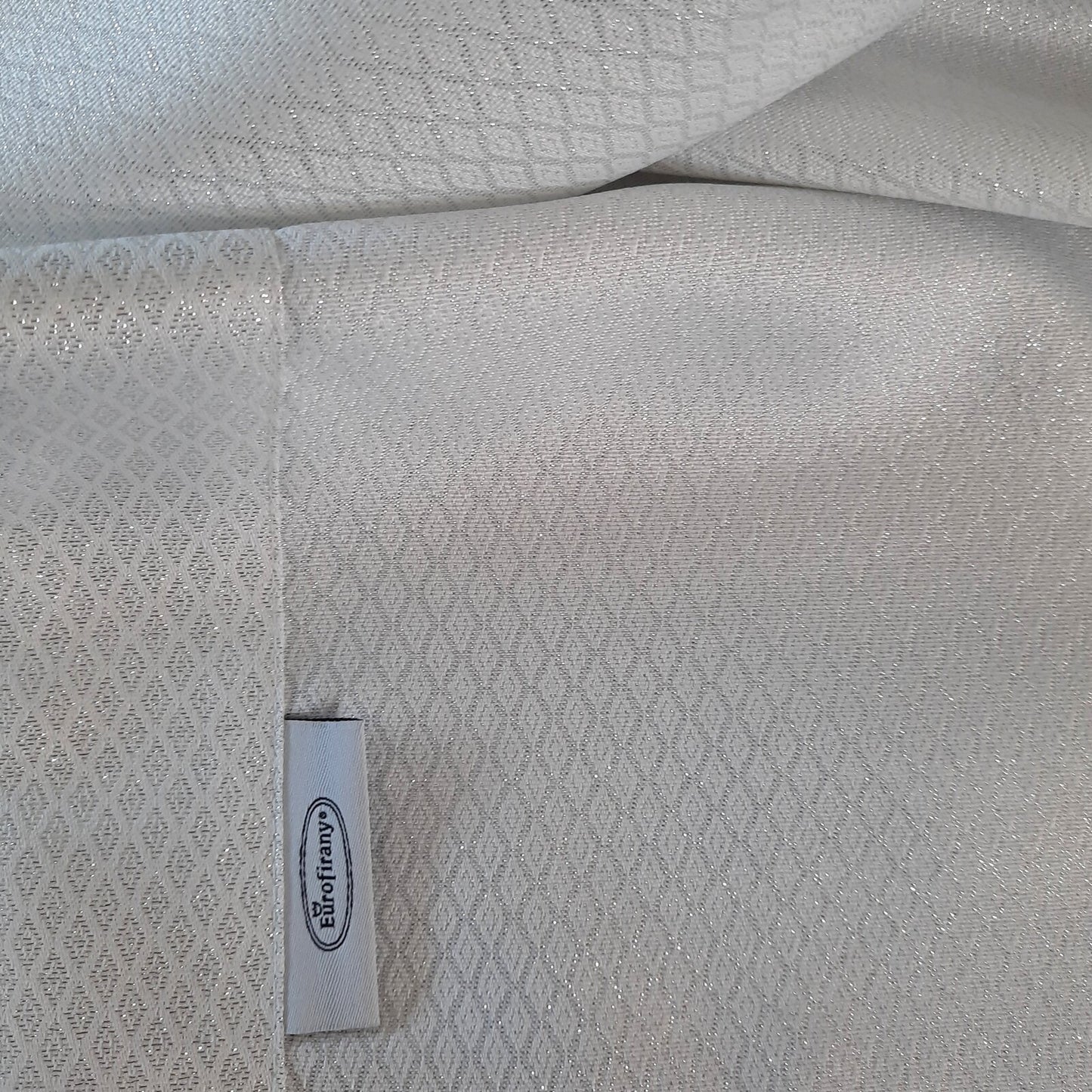 27e47cbaa1af178b2d4a31dd005d240f