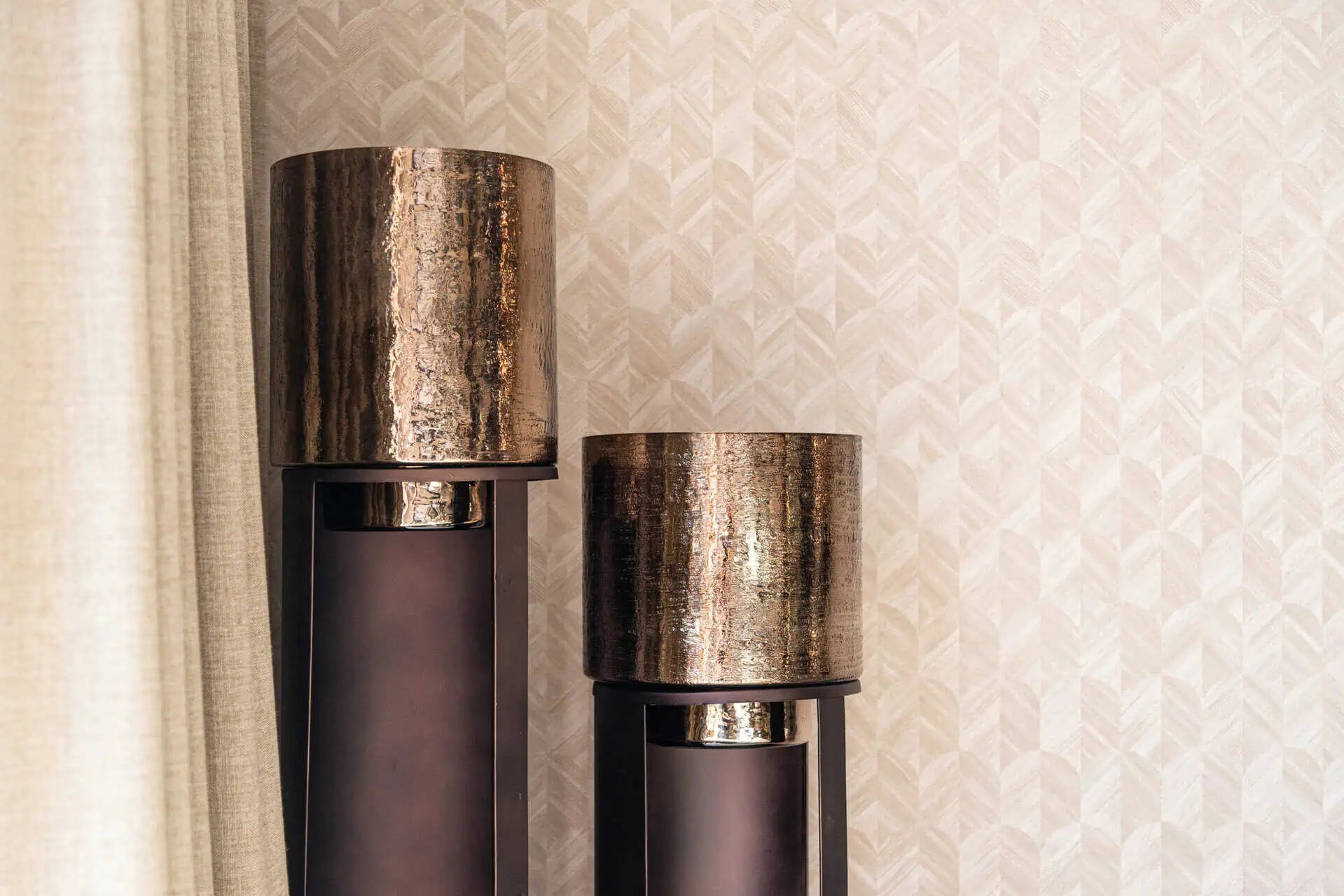 Svečturis Dane large Richmond Interiors 120/26,5/26,5 cm melns/zelts - N1 Home